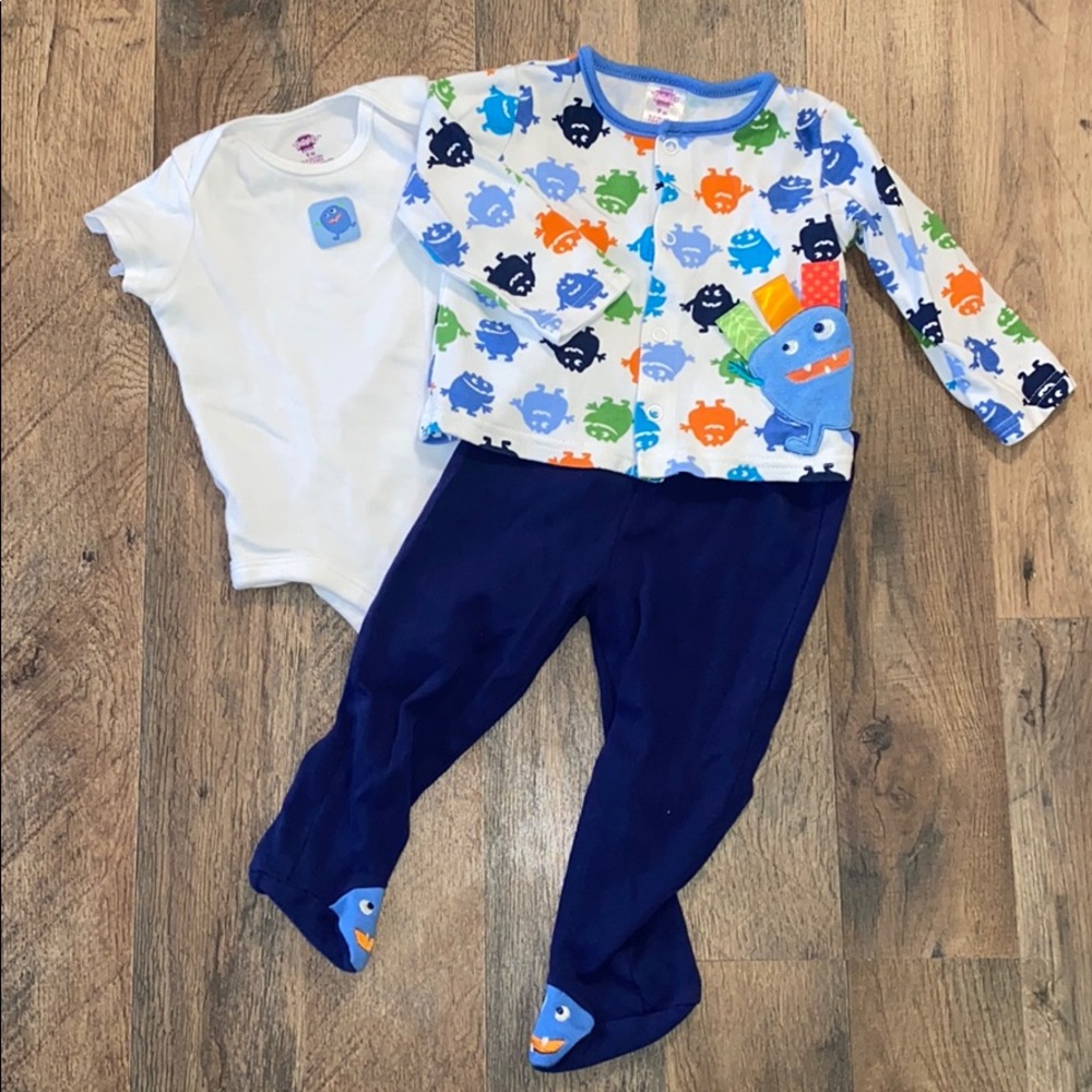 Taggies Matching Three Piece Set 9 Months